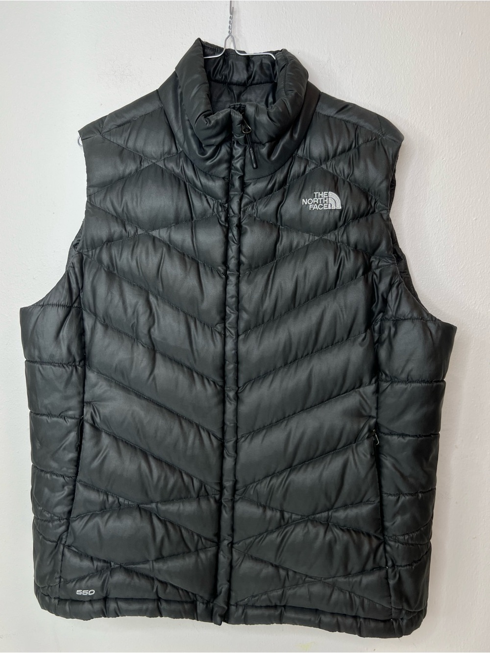 The North Face 550 black puffer vest XL